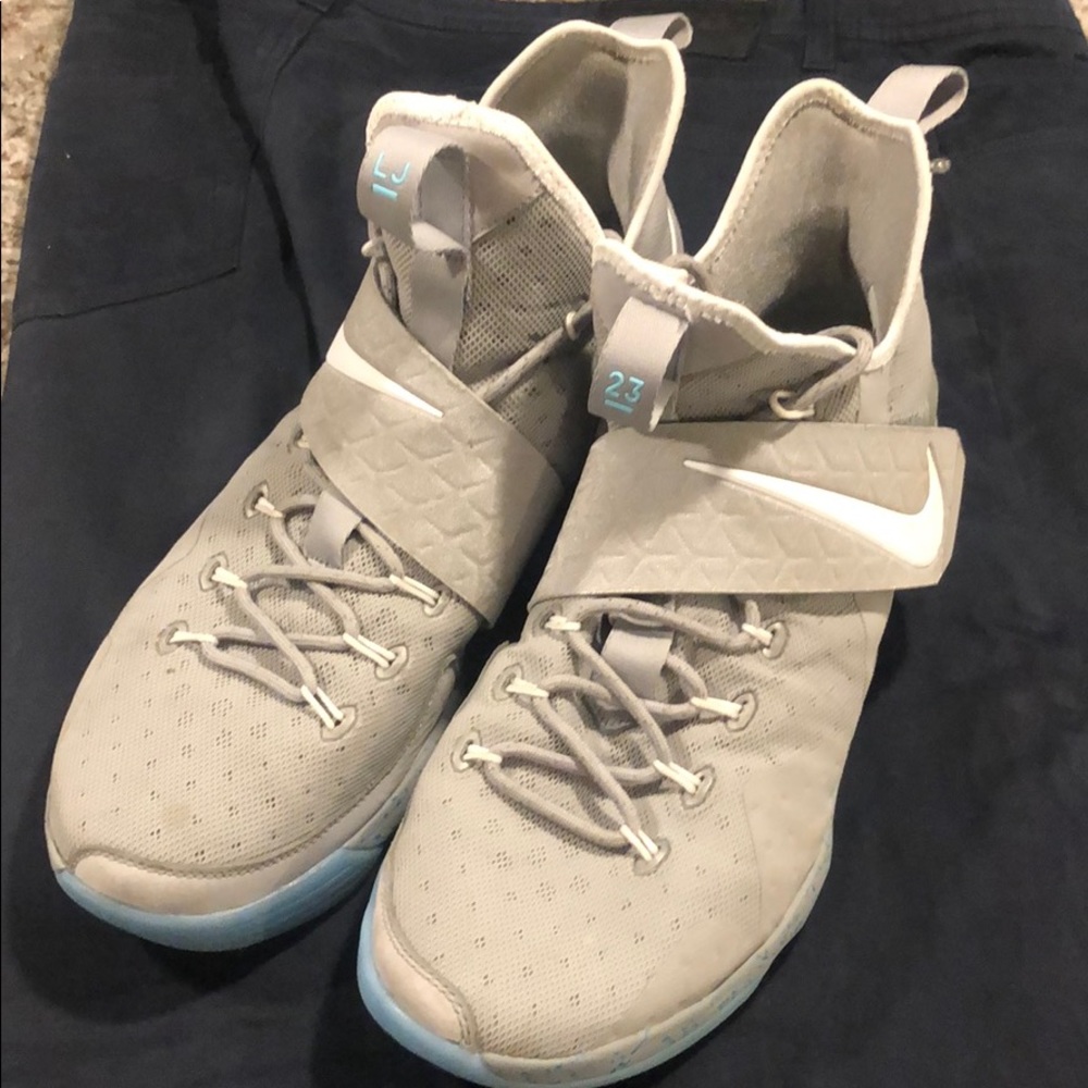 Nike basketball Lebron’s